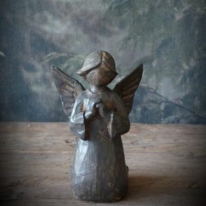 Engel taupe knielend, 12.5 cm