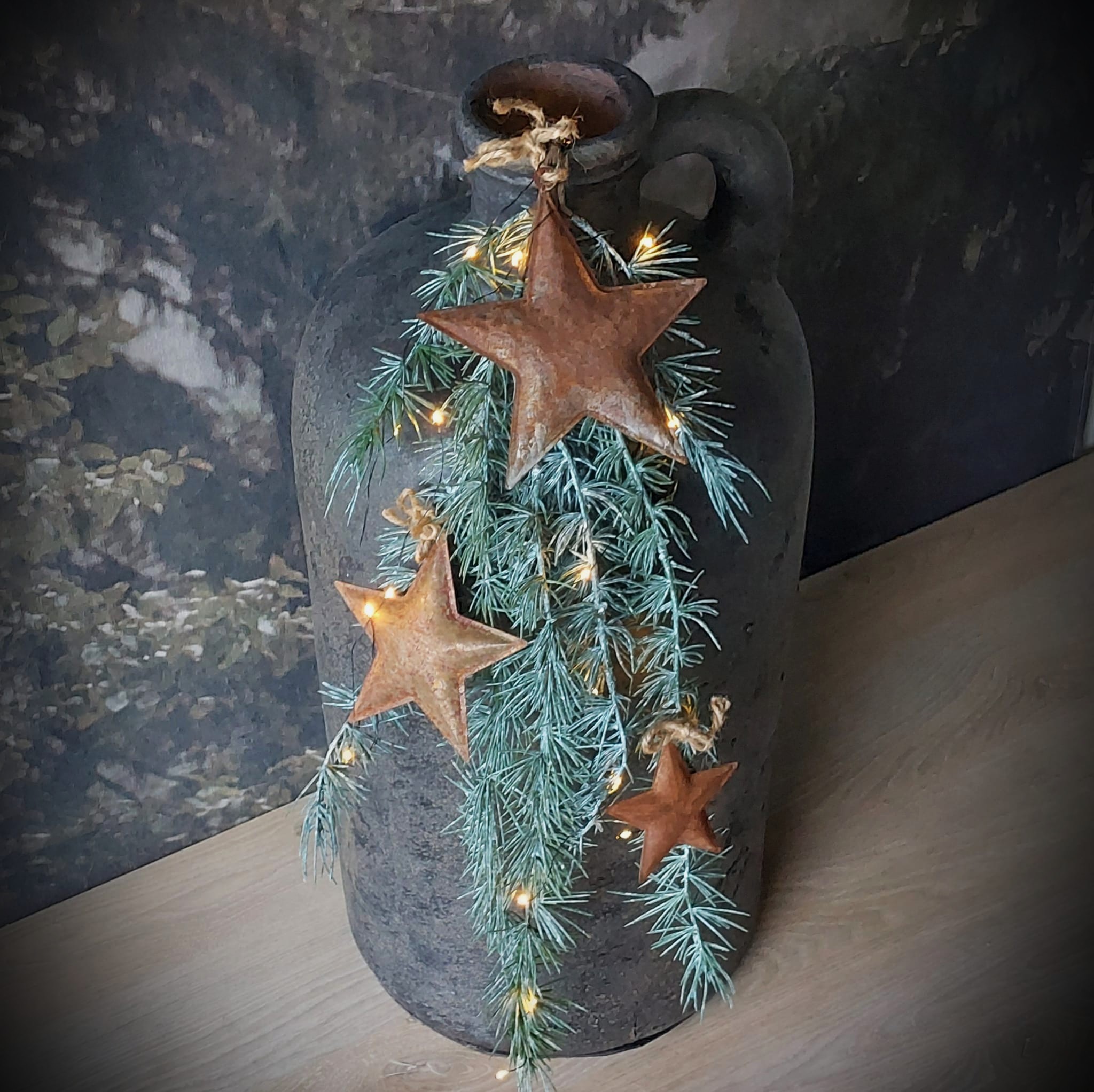 Toef dennen met roestster en led-lampjes