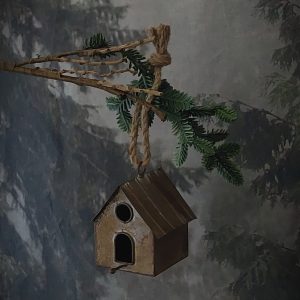 Roestbruin metalen vogelhuisje