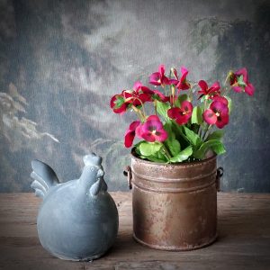 Kunst viooltjes ''burgundy''