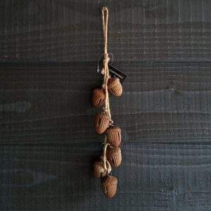 Hanger met roest ''eikel'' bellen klein