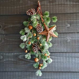 ''Pinus Parviflora'' toef met roestbellen en ster